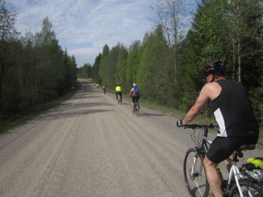 Laukkalan jälkeen päästiin nauttimaan hetkeksi soratiella ajelusta