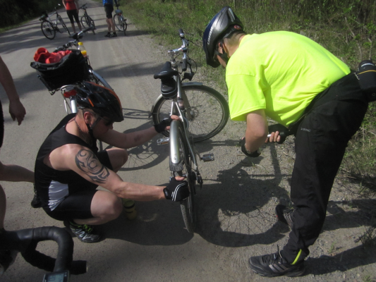 Sorapätkällä loppui Mikon matkanteko renkaan puhkeamiseen