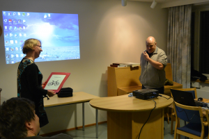 Joukkueen kapteeni Petri Kuntsi palkittiin "kahvi ja särvin" lahjakortilla.